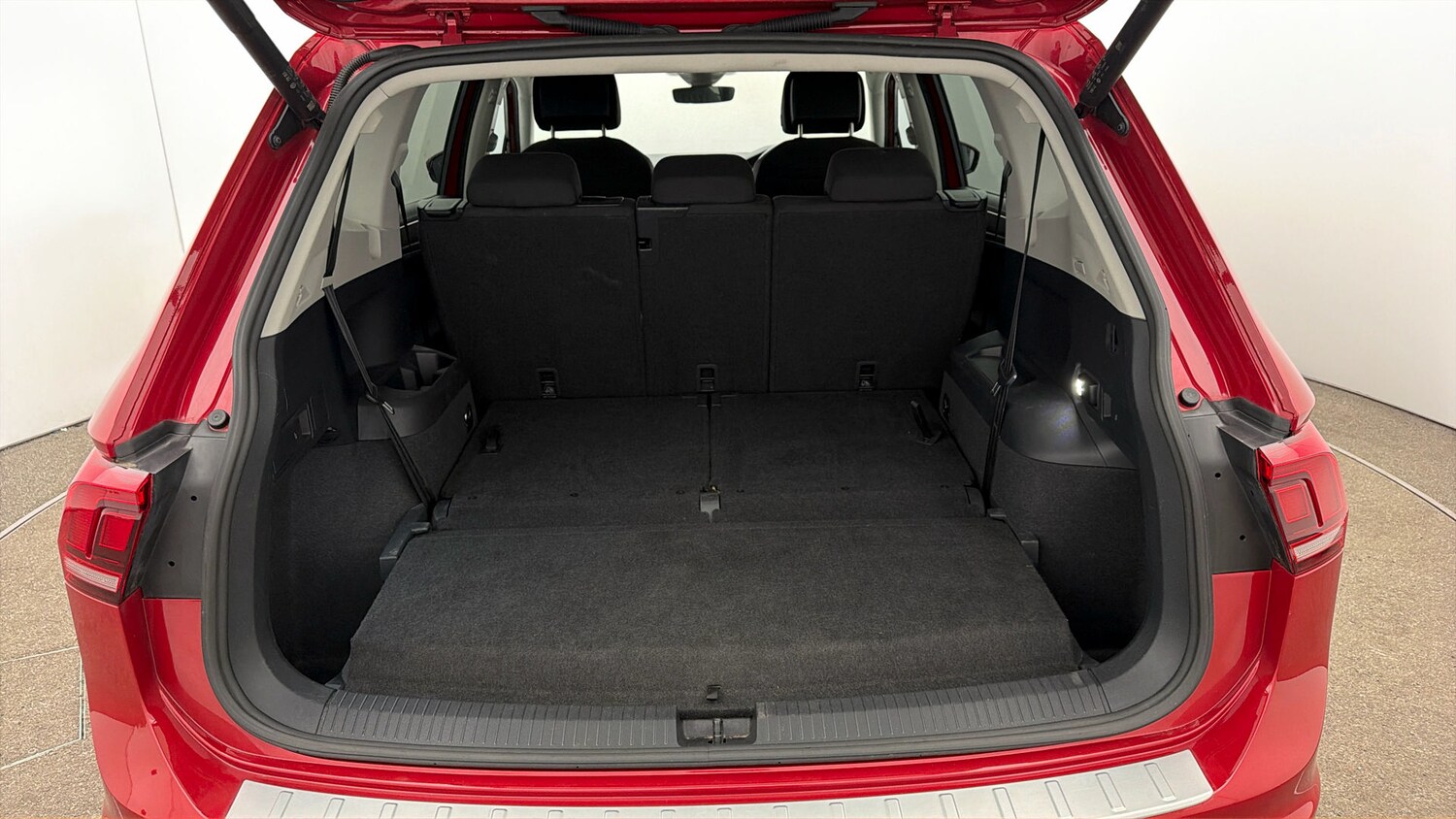 Used Volkswagen Tiguan Allspace 2023 for sale - 77930551: Photo 11