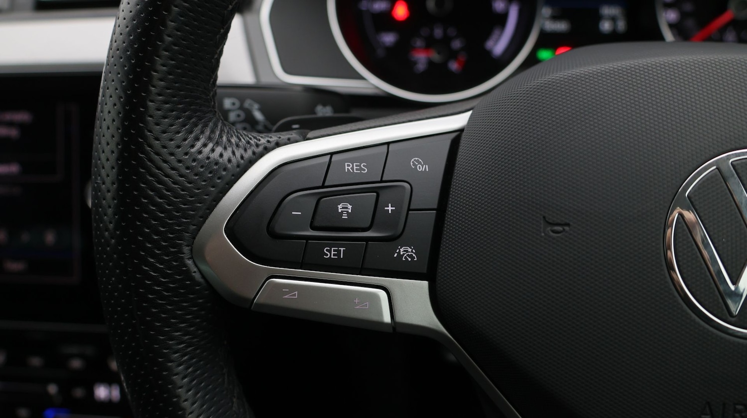 Used Volkswagen Passat 2021 for sale - 77666148: Photo 25