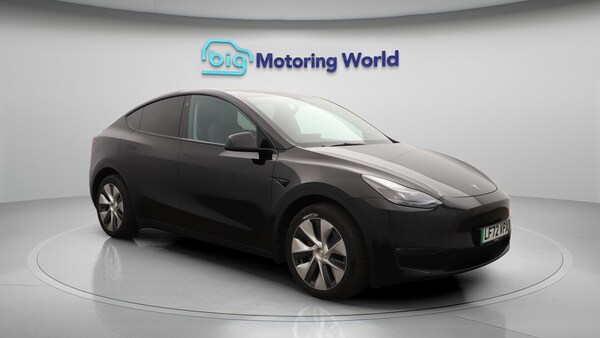 Used Tesla Model Y 2022 for sale - 76072488: Photo 2