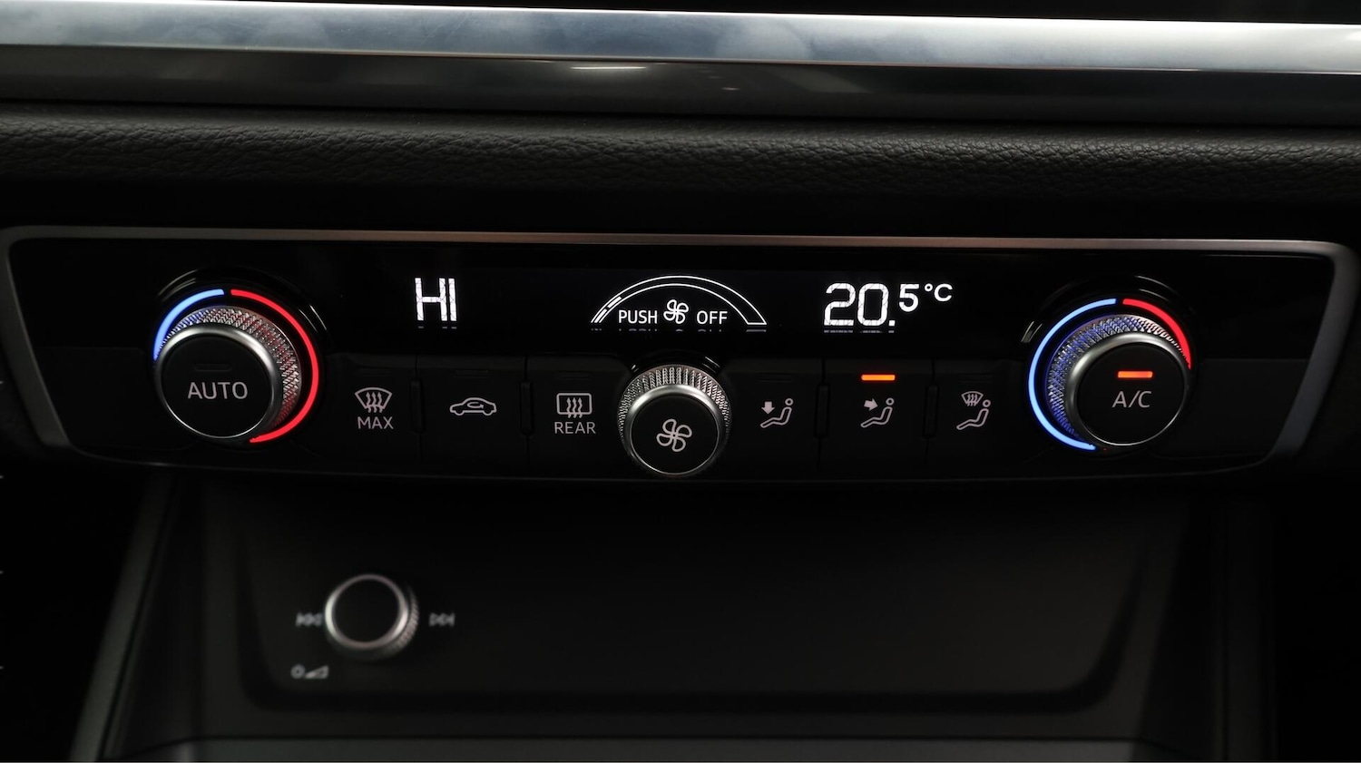 Used Audi Q3 2020 for sale - 76715437: Photo 13