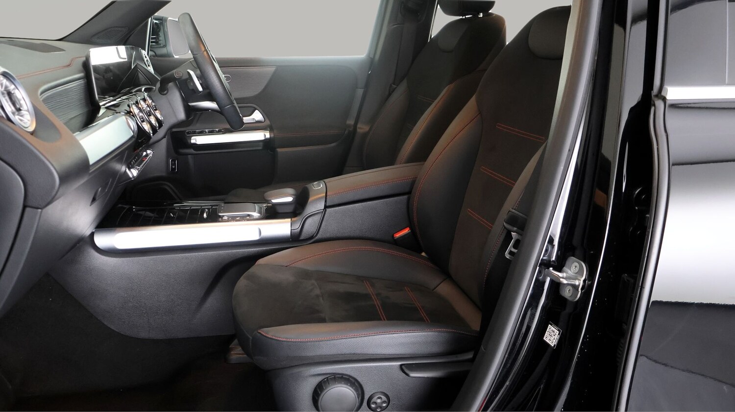 Used Mercedes-Benz EQB for sale - 77675355: Photo 14