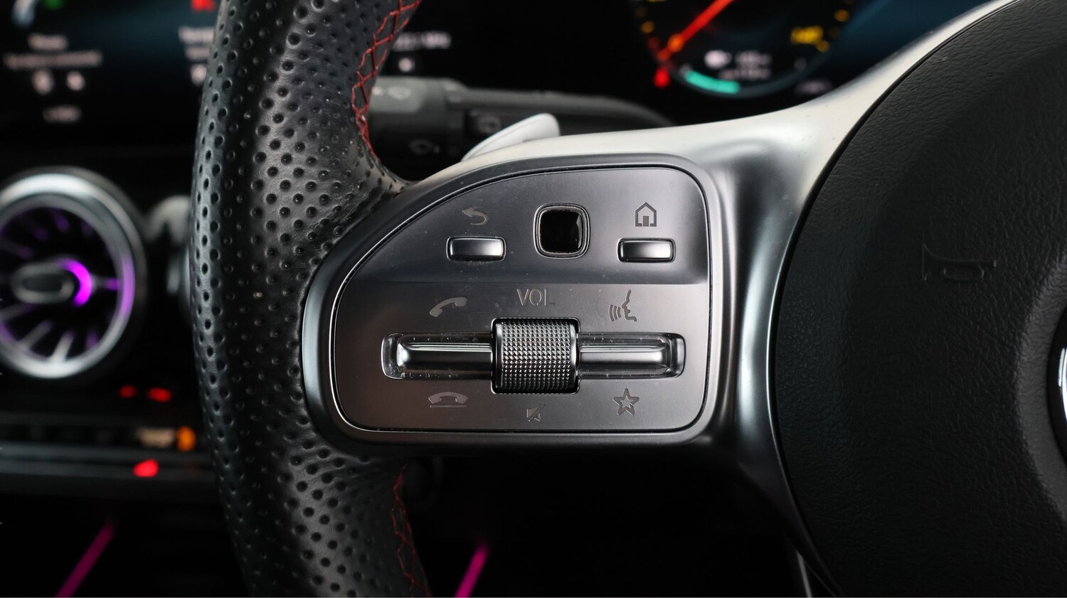 Used Mercedes-Benz EQB for sale - 77675355: Photo 25