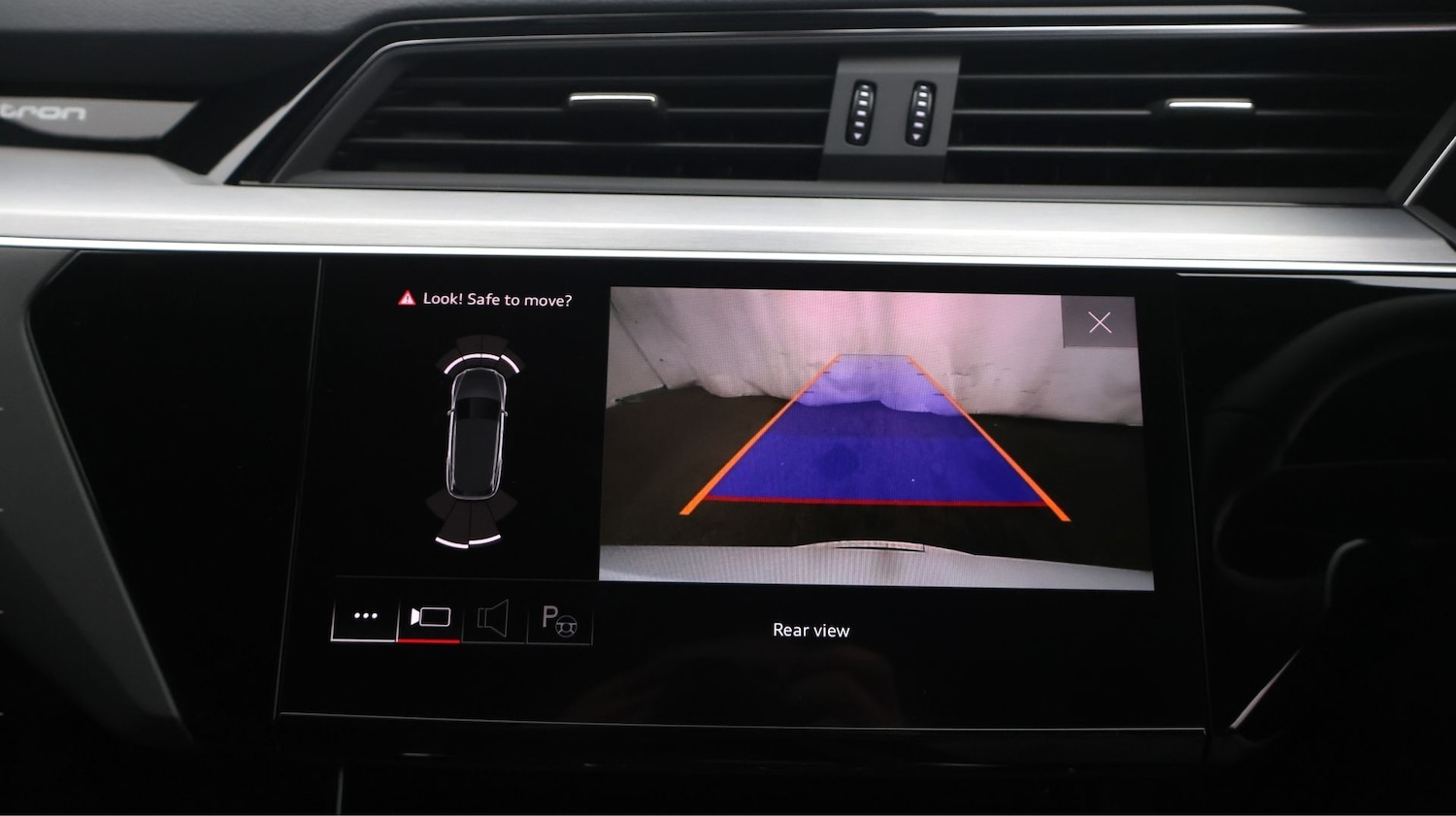 Used Audi e-tron 2022 for sale - 77192792: Photo 23