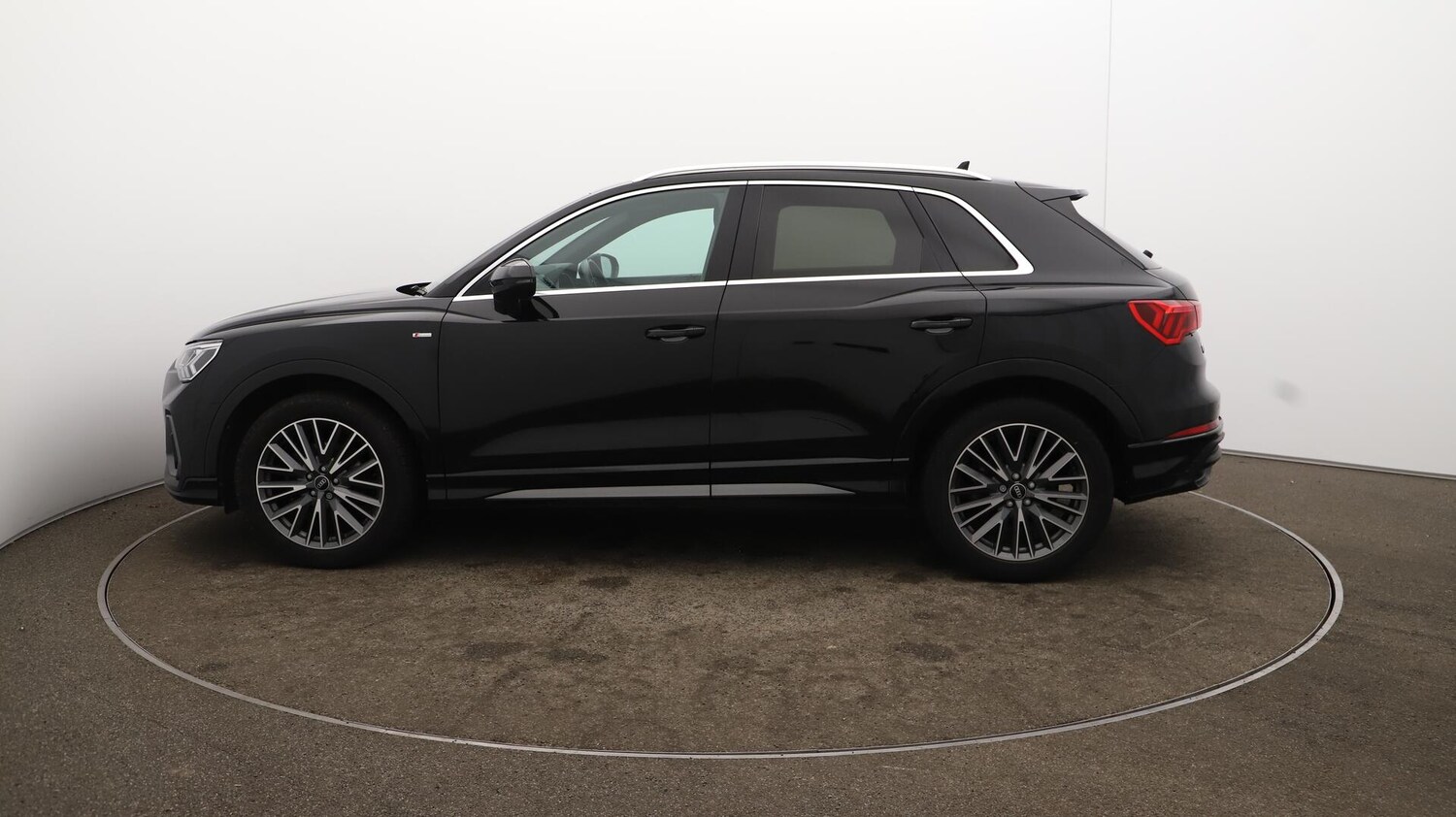 Used Audi Q3 2021 for sale - 76013571: Photo 65
