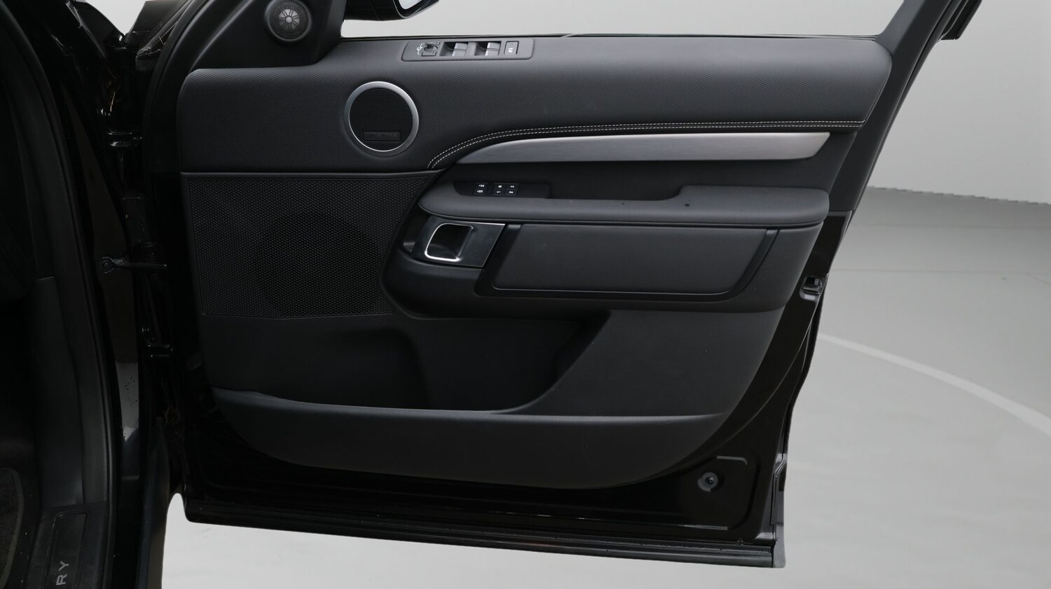 Used Land Rover Discovery 2024 for sale - 77207291: Photo 15