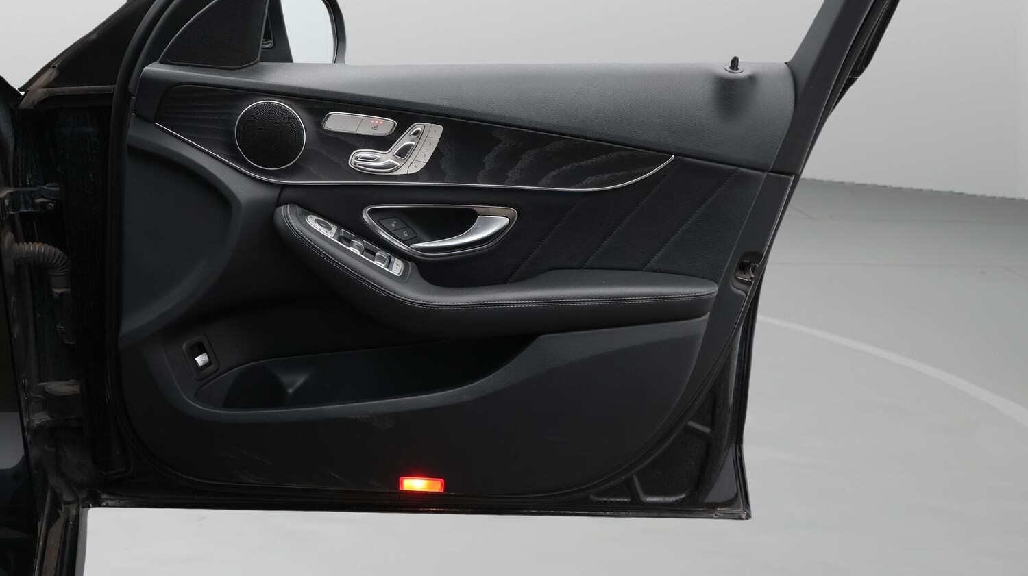 Used Mercedes-Benz C Class 2018 for sale - 76612918: Photo 16