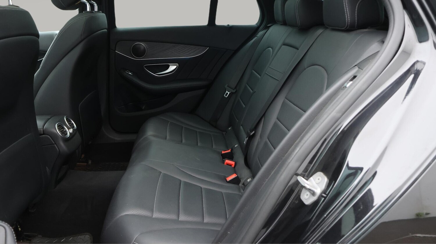 Used Mercedes-Benz C Class 2018 for sale - 76612918: Photo 17