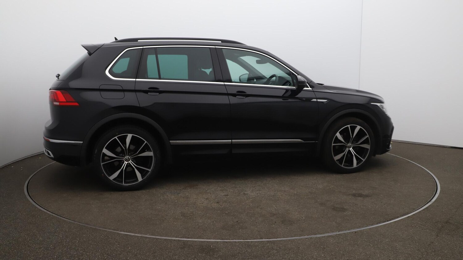 Used Volkswagen Tiguan 2023 for sale - 76108536: Photo 52