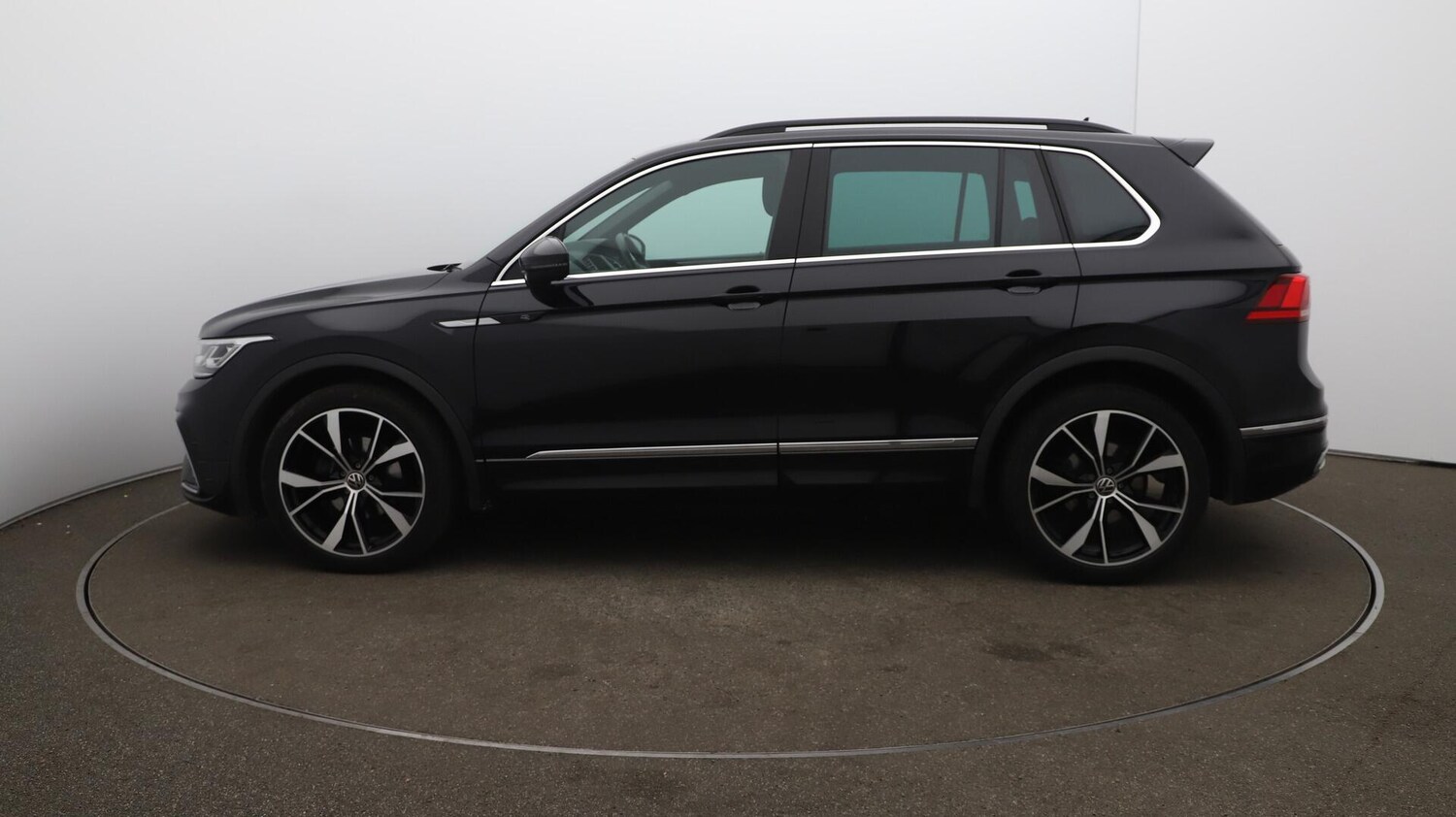 Used Volkswagen Tiguan 2023 for sale - 76108536: Photo 65