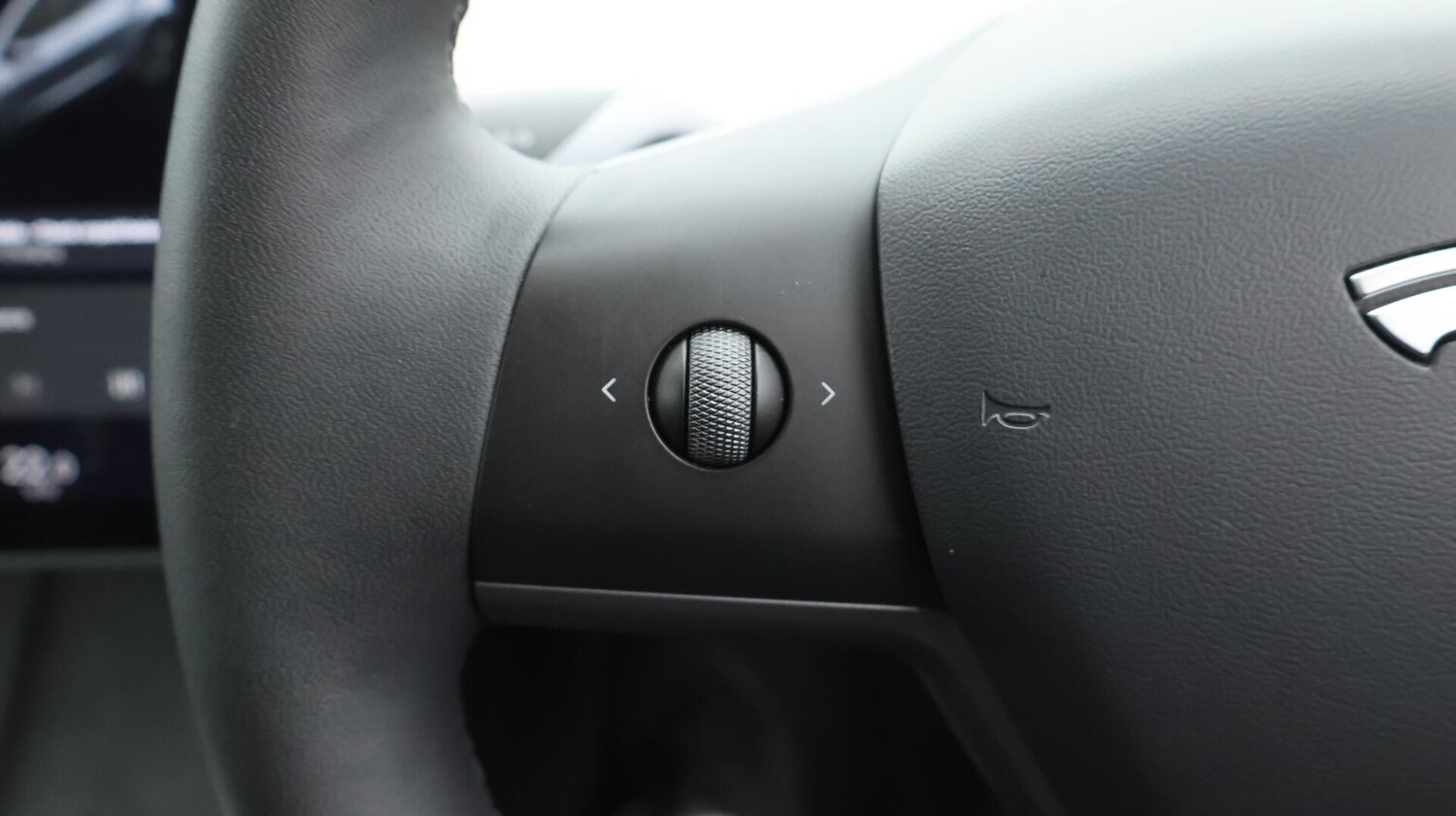 Used Tesla Model 3 2021 for sale - 76095109: Photo 23