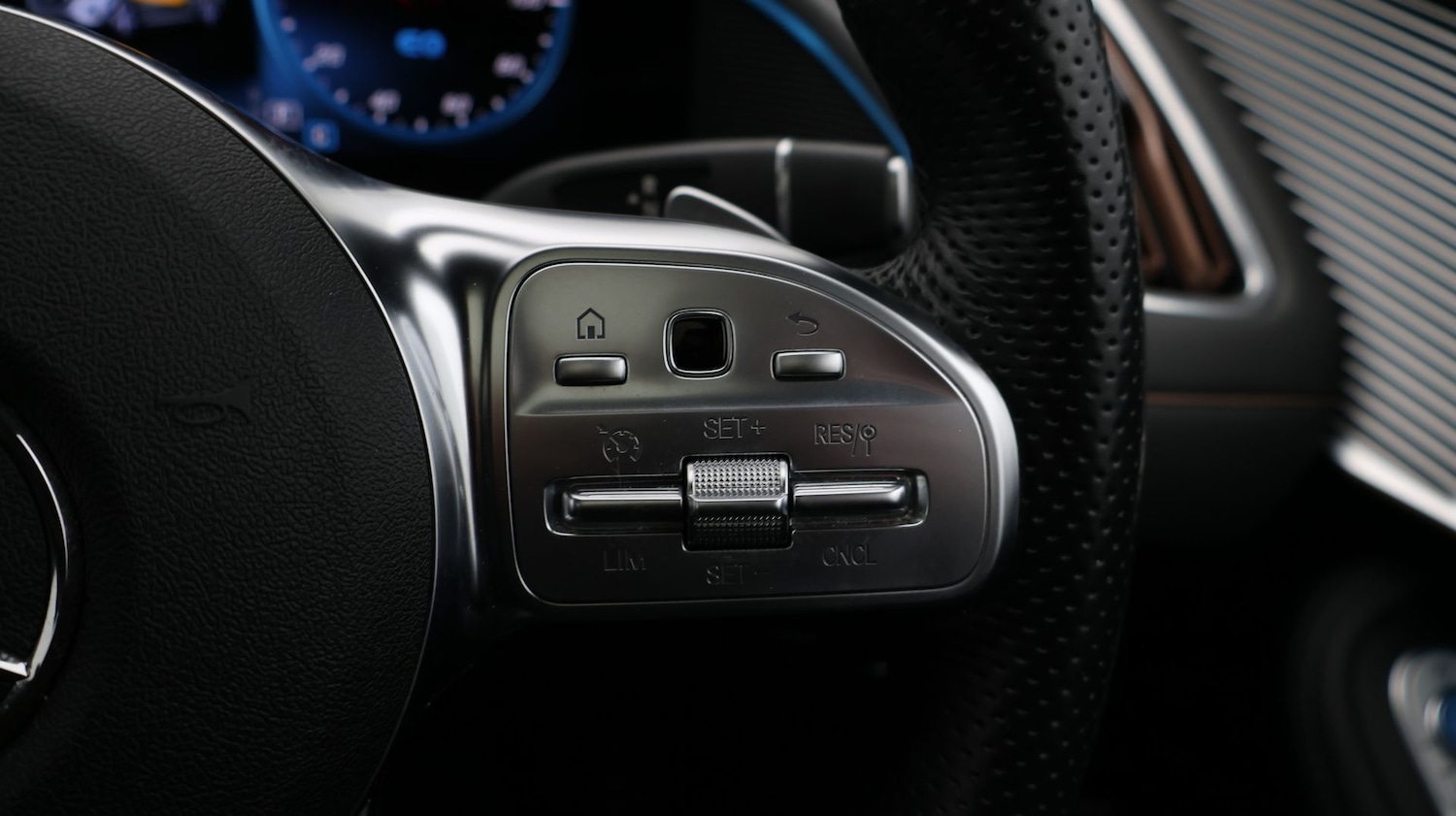 Used Mercedes-Benz EQC 2023 for sale - 77125127: Photo 27