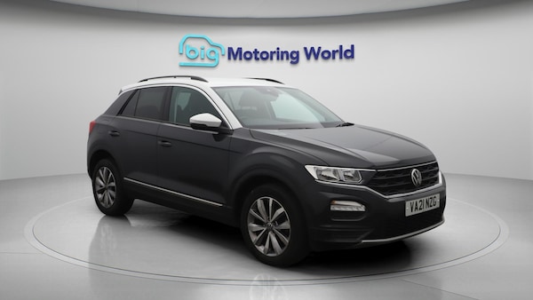 Used Volkswagen T-Roc 2021 for sale - 75532297: Photo 2