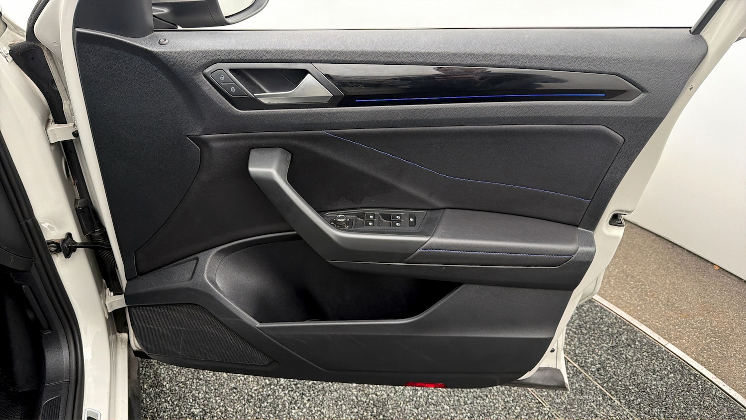 Used Volkswagen T-Roc 2022 for sale - 78163076: Photo 14