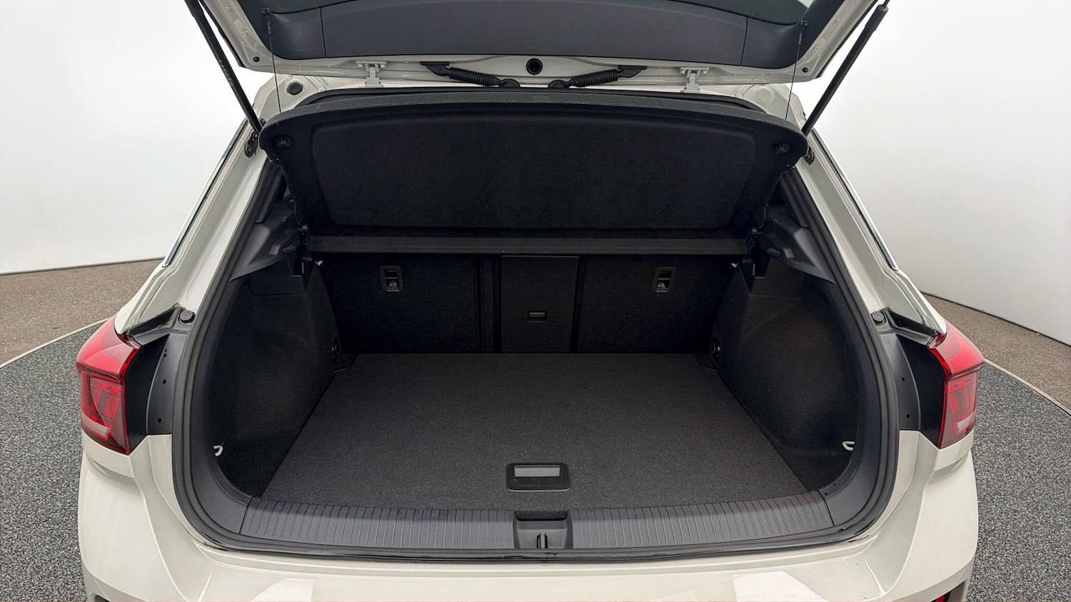 Used Volkswagen T-Roc 2022 for sale - 78163076: Photo 16