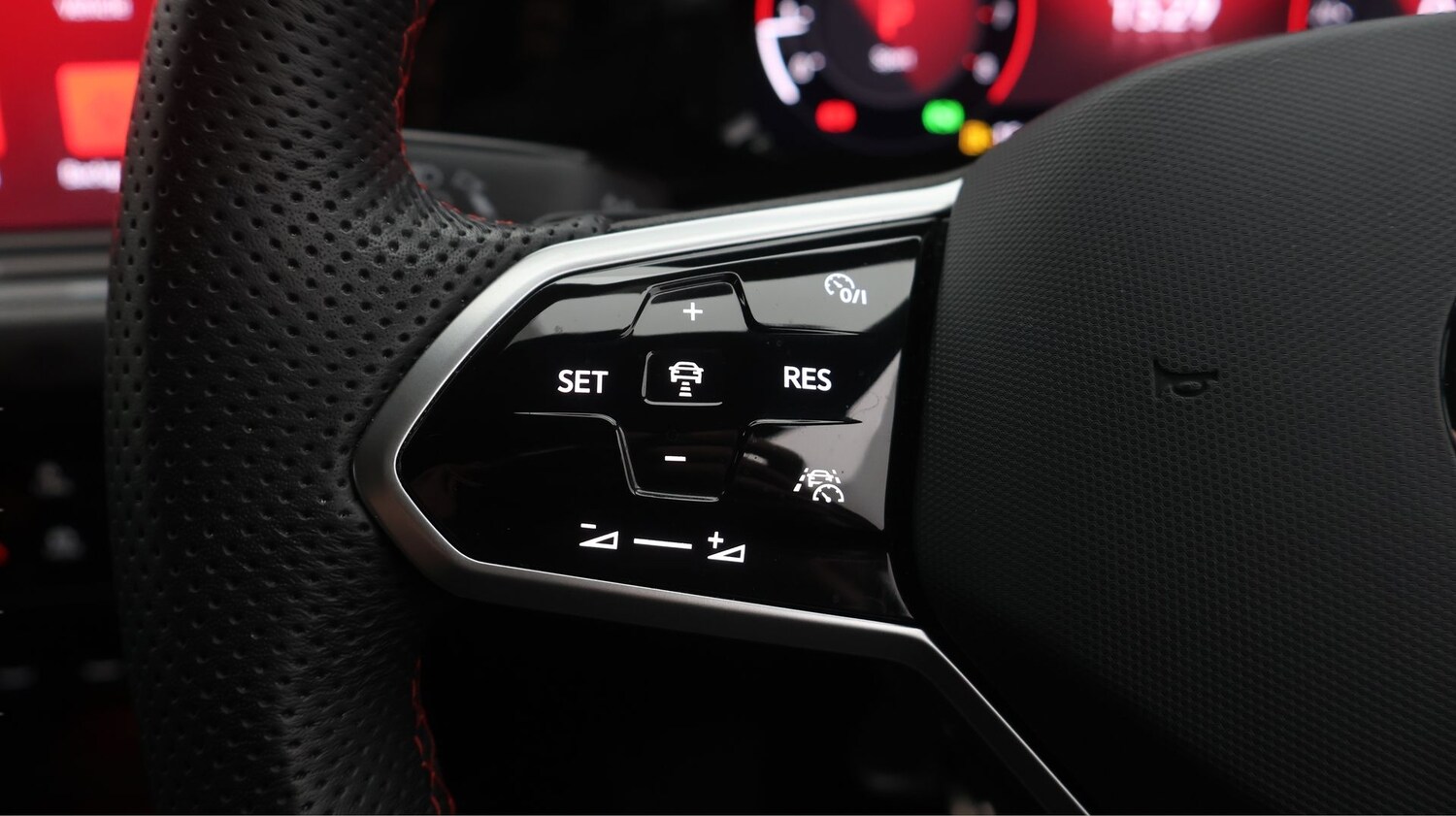 Used Volkswagen Golf 2024 for sale - 77181919: Photo 25