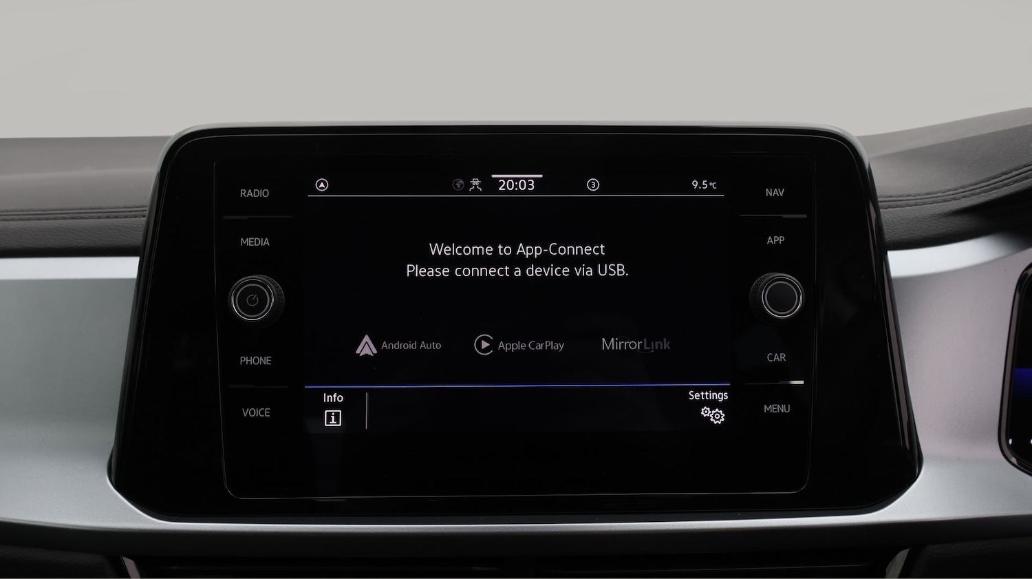 Used Volkswagen T-Roc for sale - 77749705: Photo 21