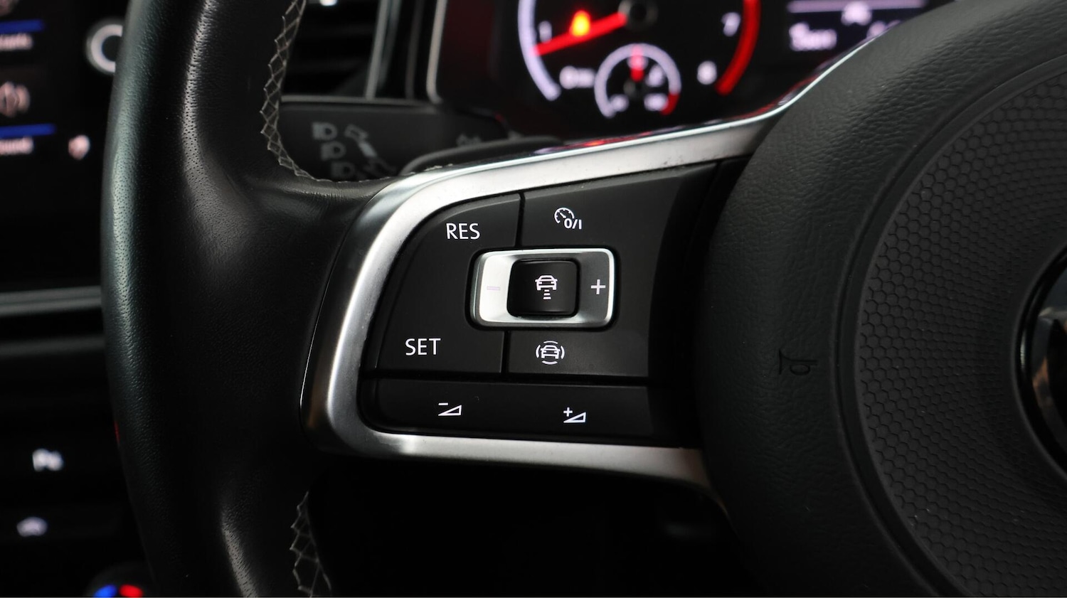 Used Volkswagen T-Roc 2021 for sale - 76423186: Photo 22