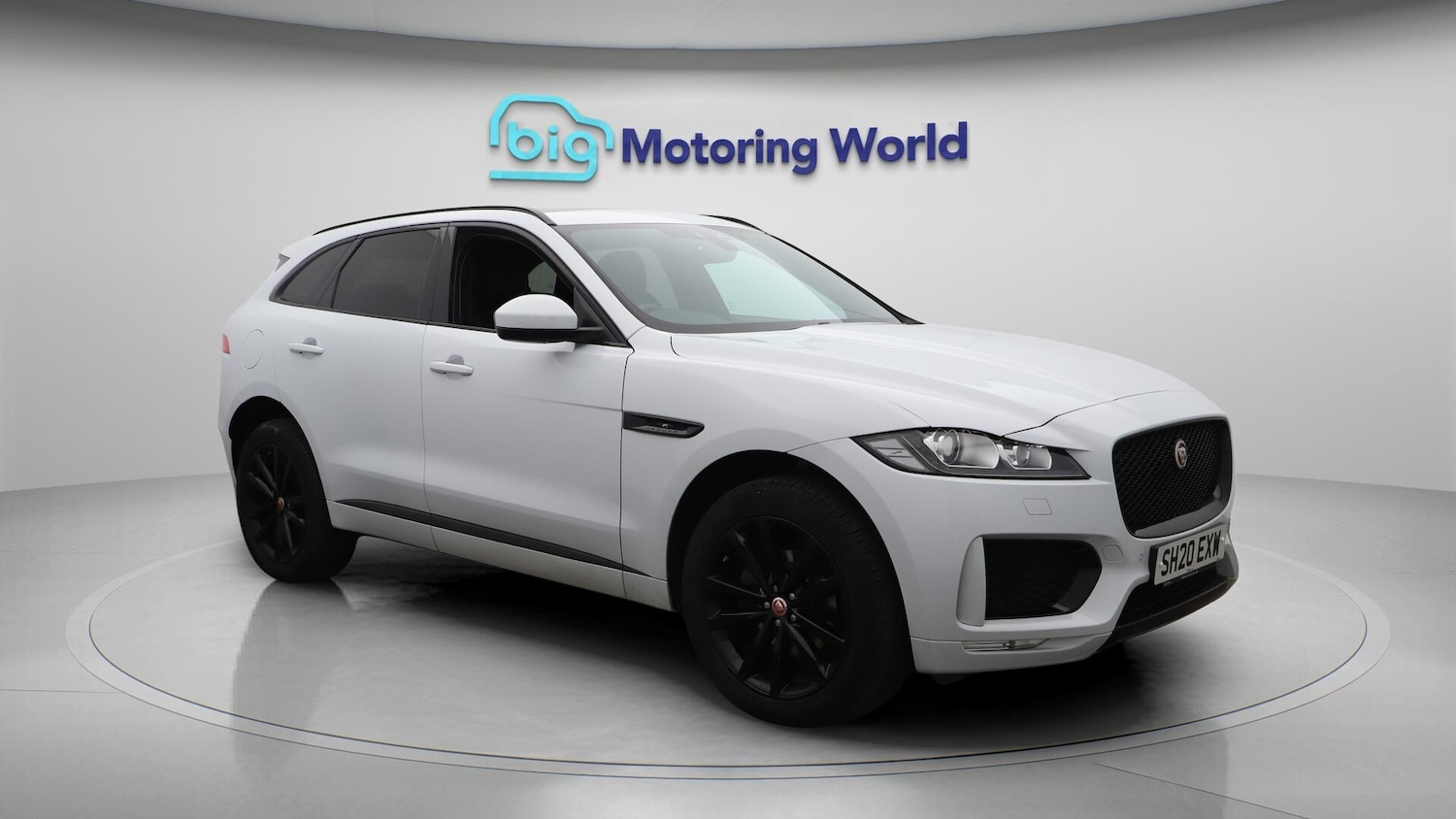 Used Jaguar F-Pace 2020 for sale - 76432673: Photo 2