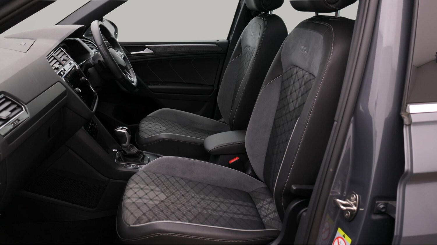 Used Volkswagen Tiguan 2023 for sale - 77873400: Photo 14