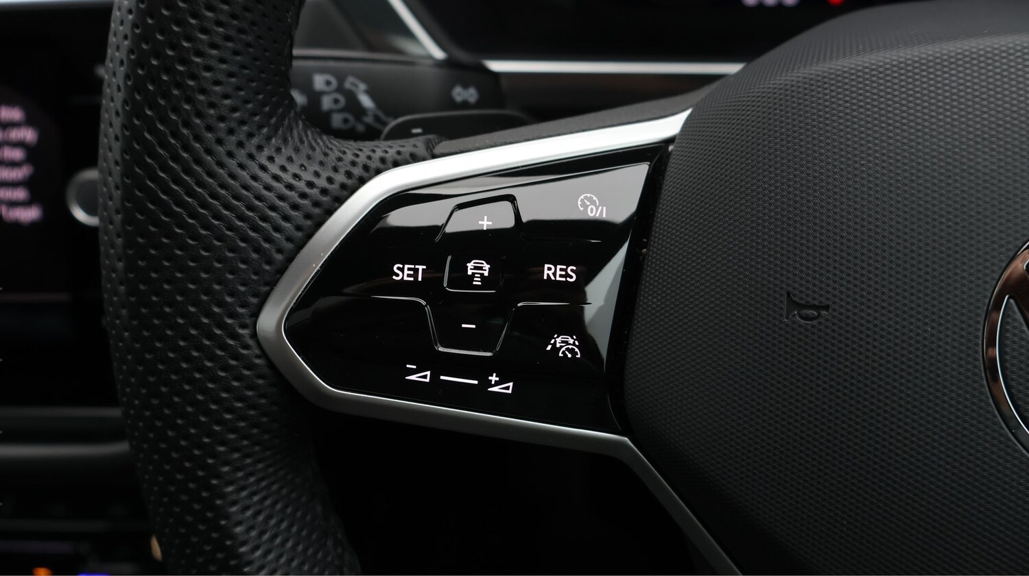 Used Volkswagen Tiguan 2023 for sale - 77873400: Photo 25