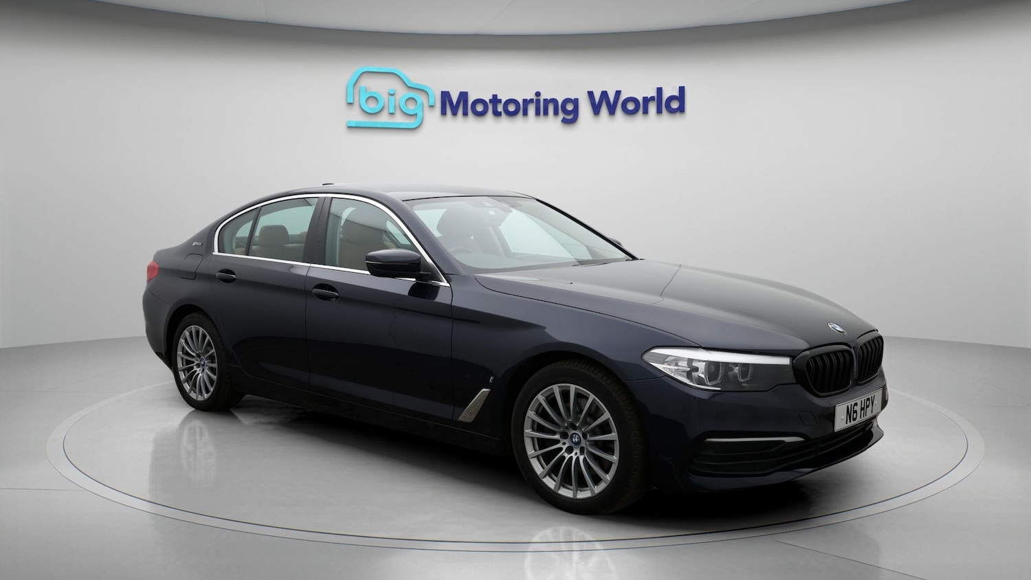 Used BMW 5 Series 2018 for sale - 77649794: Photo 1