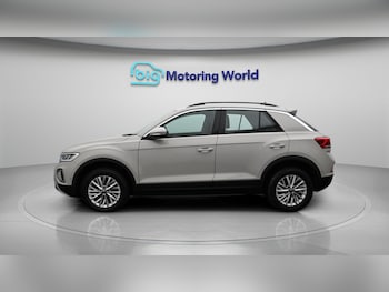 Used Volkswagen T-Roc 2024 for sale - 78629309: Photo