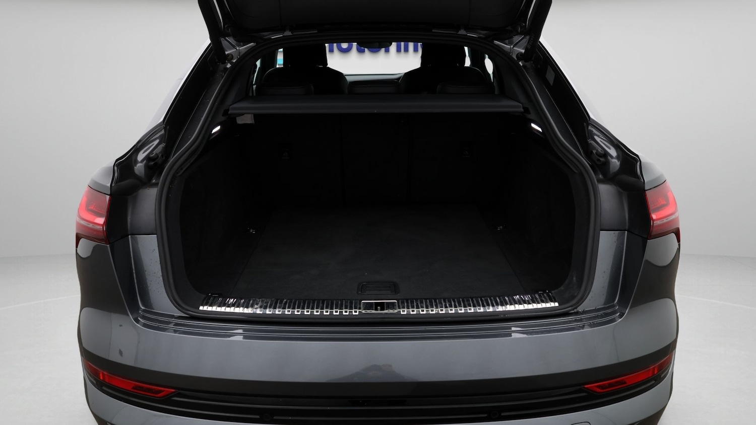 Used Audi e-tron 2023 for sale - 77516619: Photo 17