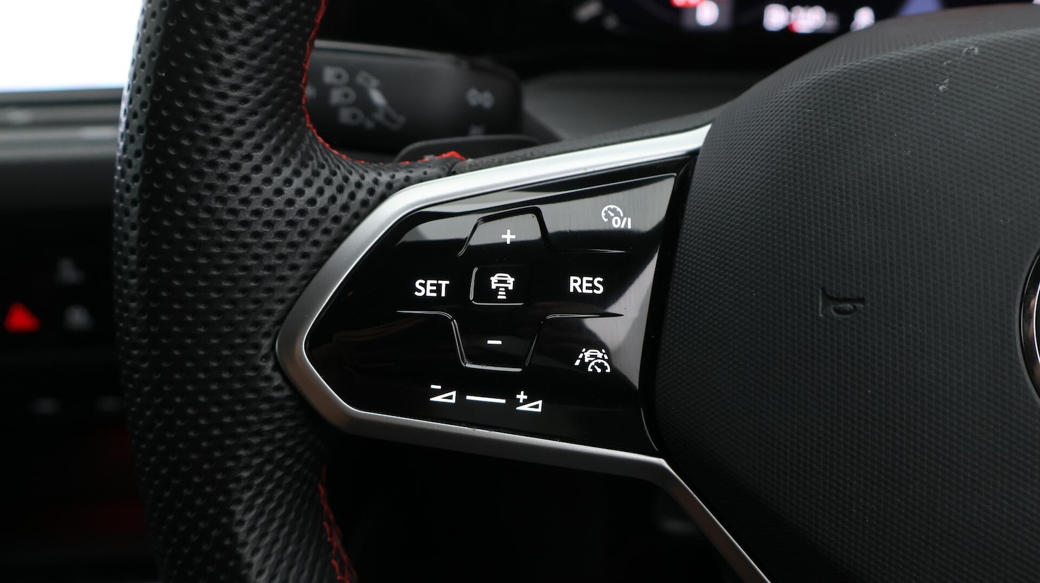 Used Volkswagen Golf 2023 for sale - 76752483: Photo 24