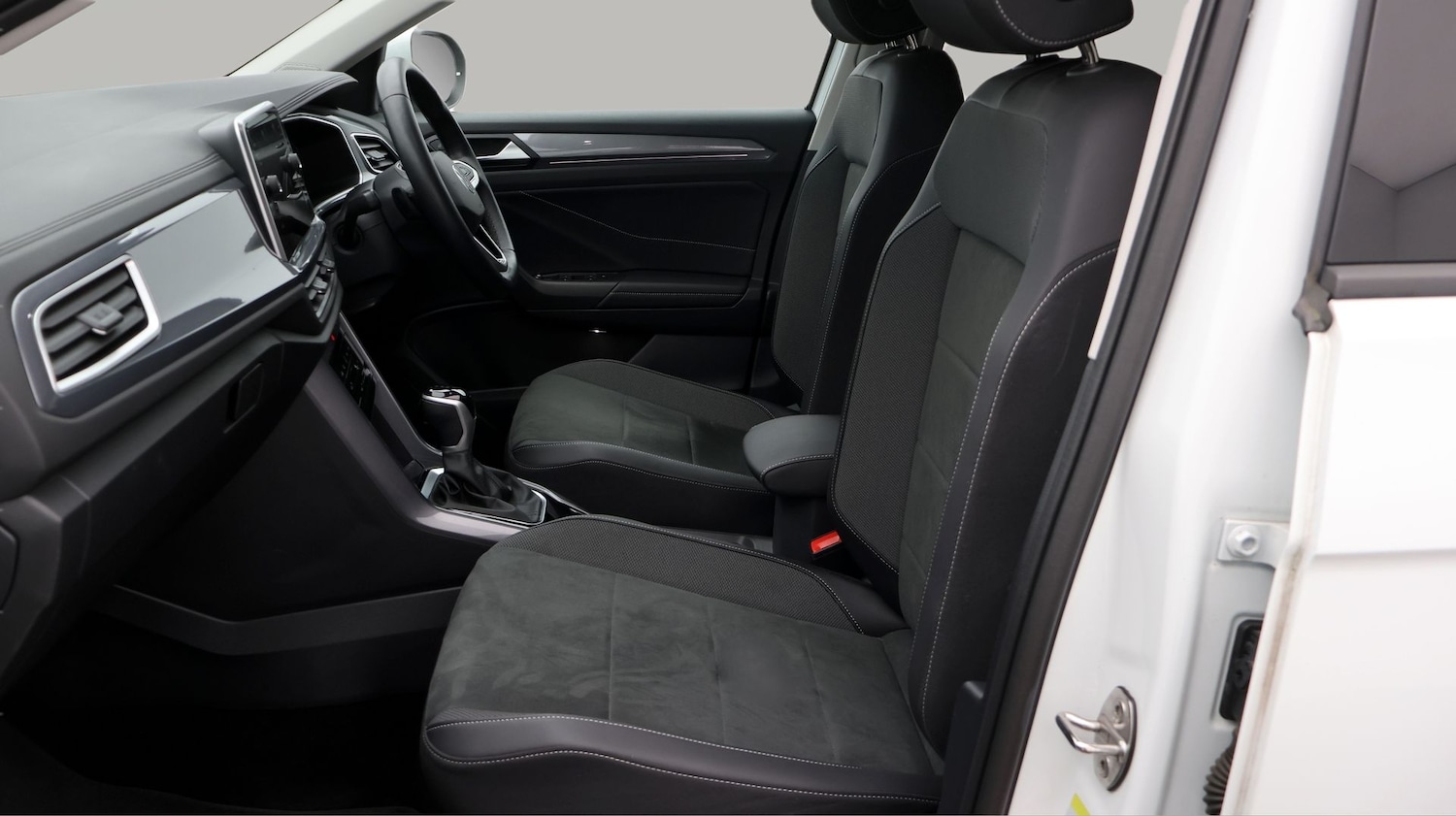 Used Volkswagen T-Roc 2023 for sale - 77687474: Photo 14