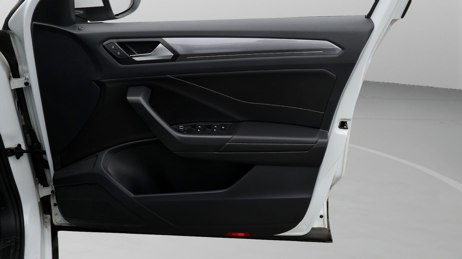 Used Volkswagen T-Roc 2023 for sale - 77687474: Photo 15