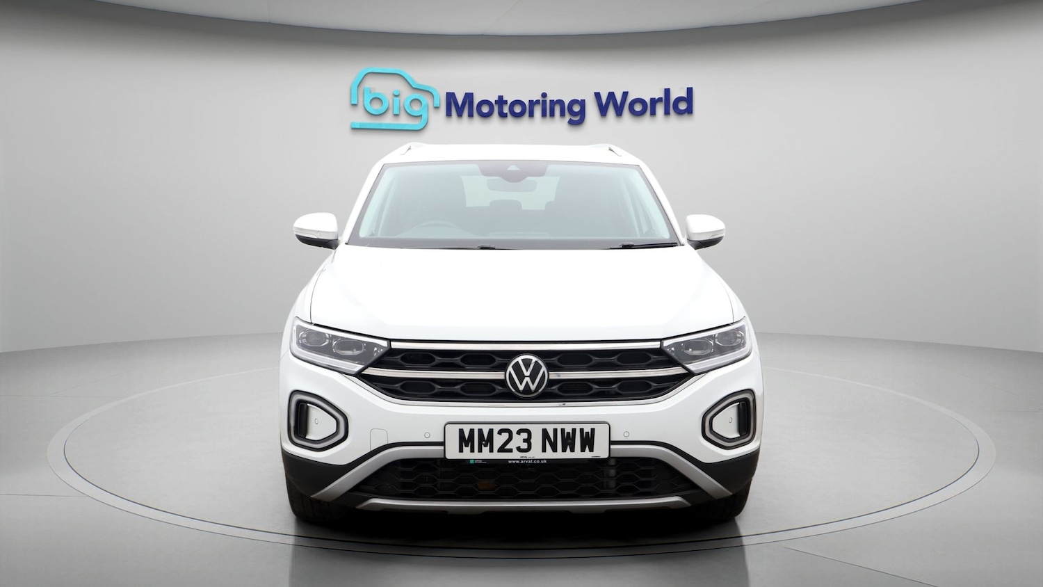 Used Volkswagen T-Roc 2023 for sale - 77687474: Photo 2