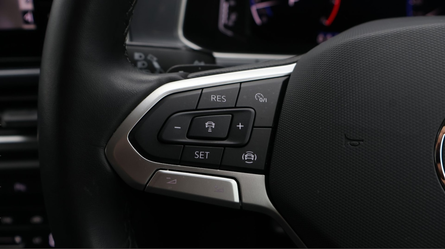 Used Volkswagen T-Roc 2023 for sale - 77687474: Photo 21