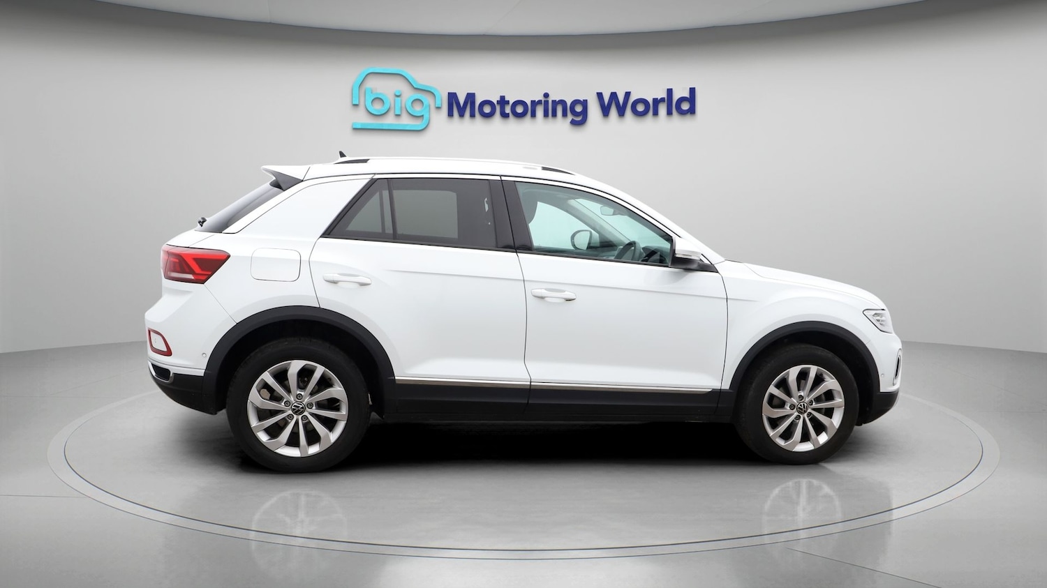 Used Volkswagen T-Roc 2023 for sale - 77687474: Photo 8
