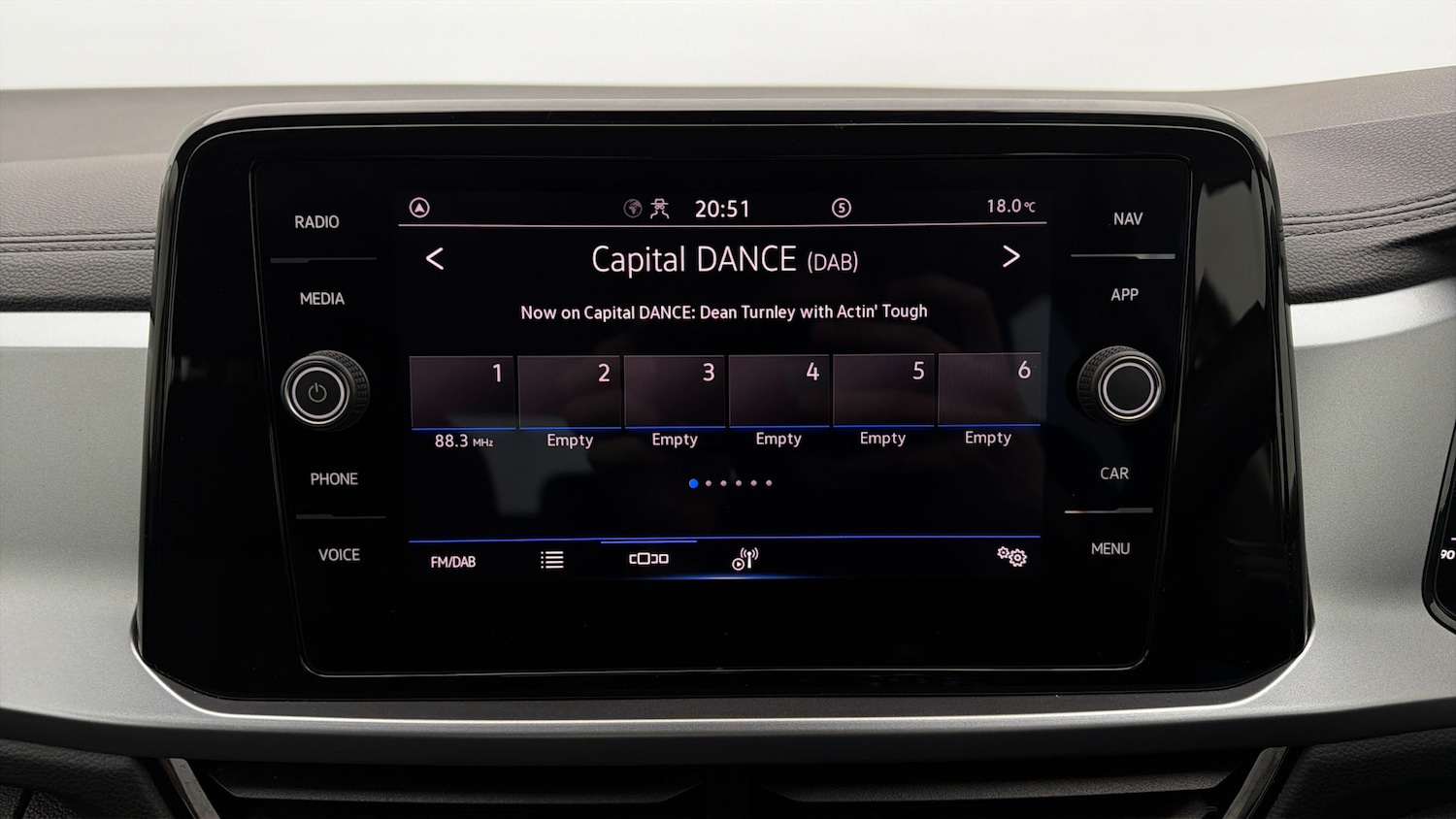 Used Volkswagen T-Roc for sale - 78092789: Photo 10