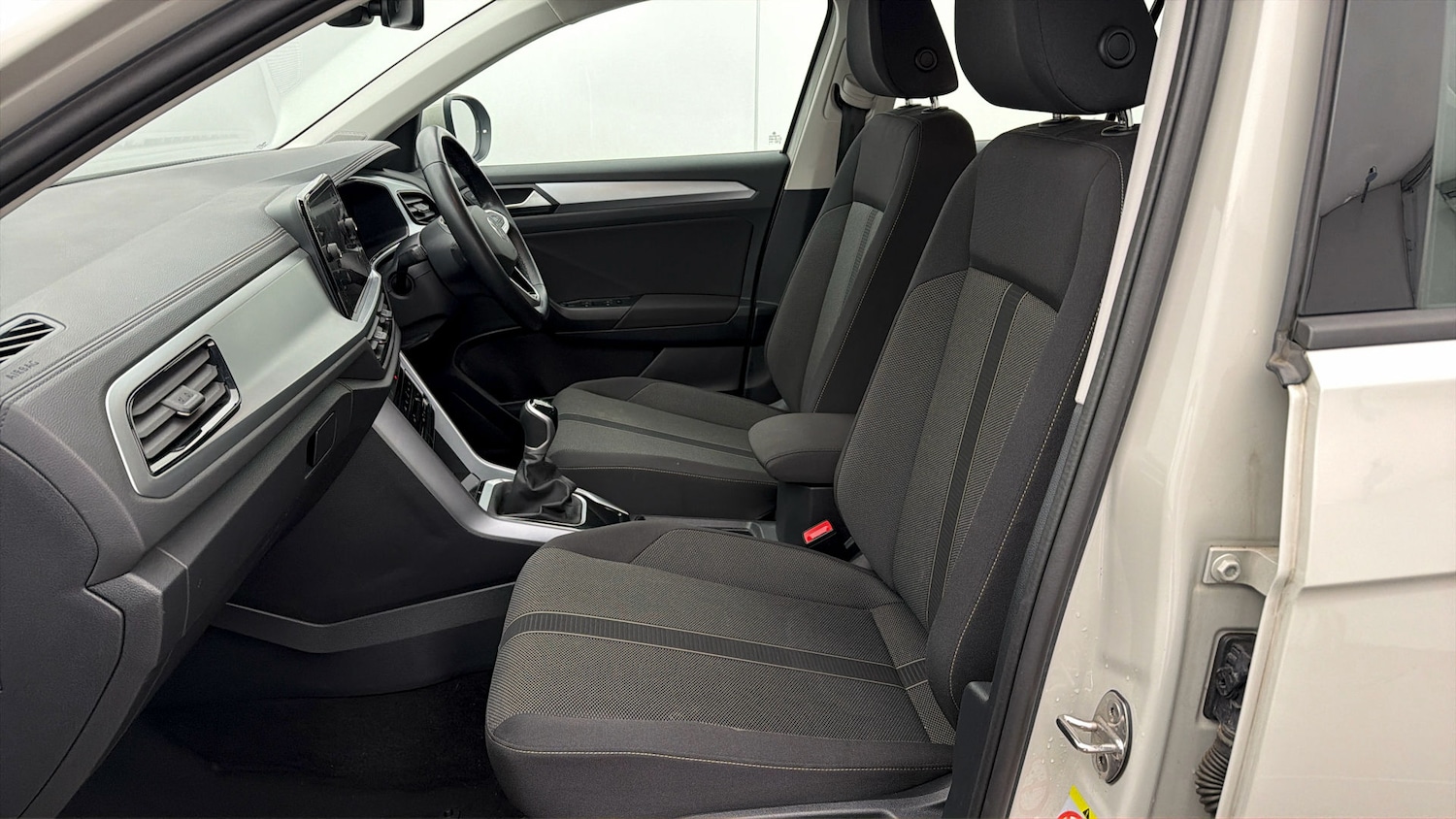 Used Volkswagen T-Roc for sale - 78092789: Photo 13