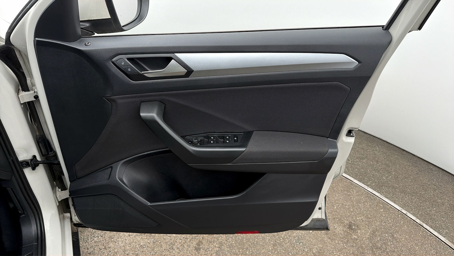 Used Volkswagen T-Roc for sale - 78092789: Photo 14