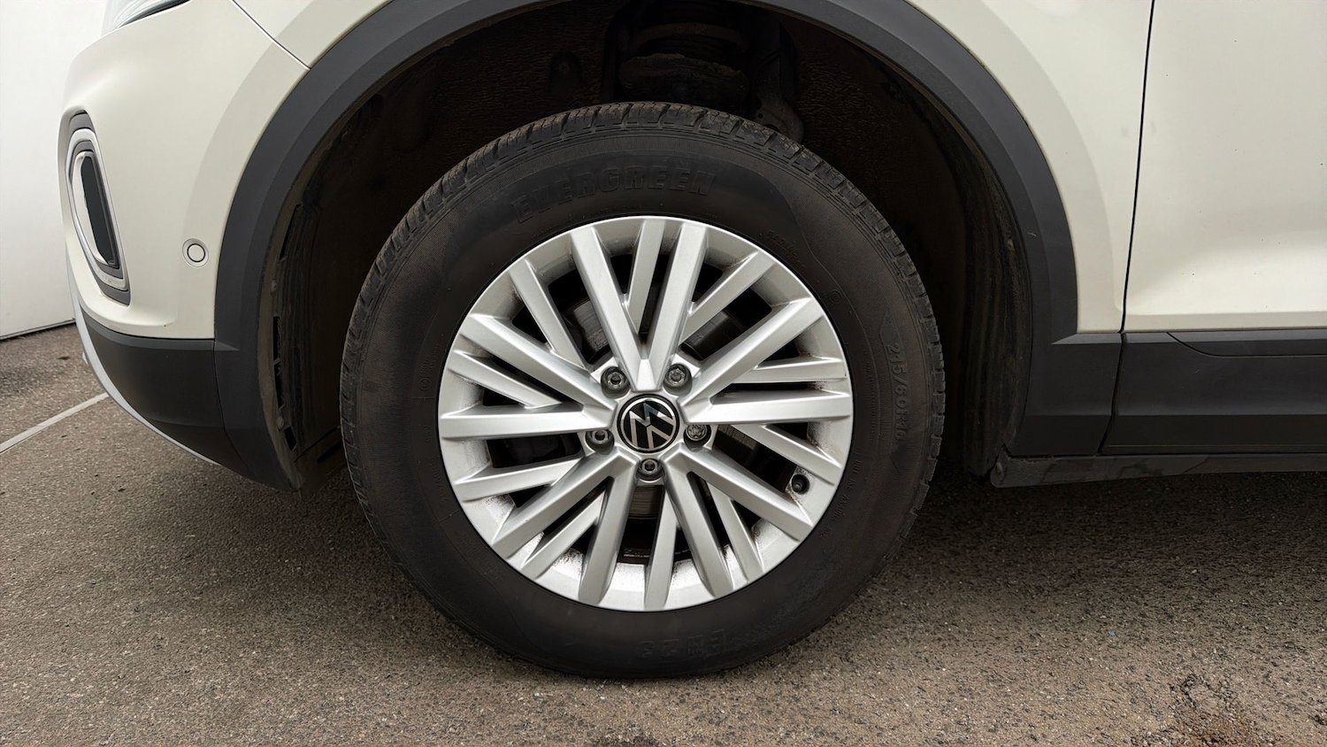 Used Volkswagen T-Roc for sale - 78092789: Photo 17