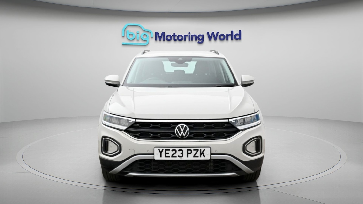 Used Volkswagen T-Roc for sale - 78092789: Photo 2
