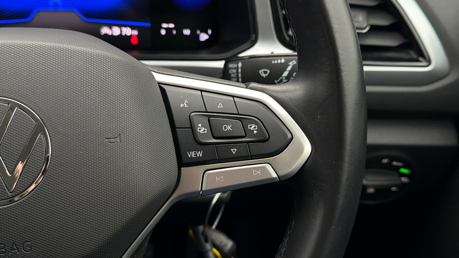 Used Volkswagen T-Roc for sale - 78092789: Photo 22