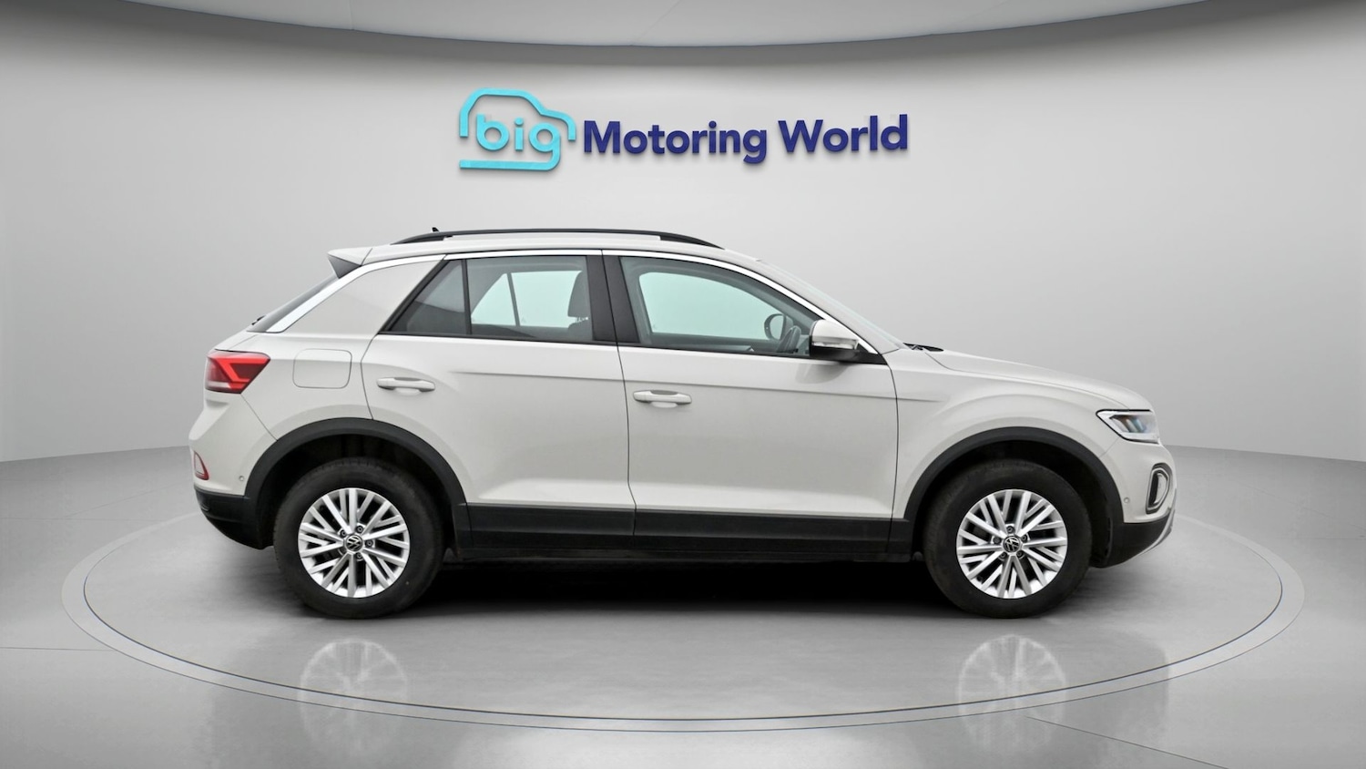 Used Volkswagen T-Roc for sale - 78092789: Photo 8