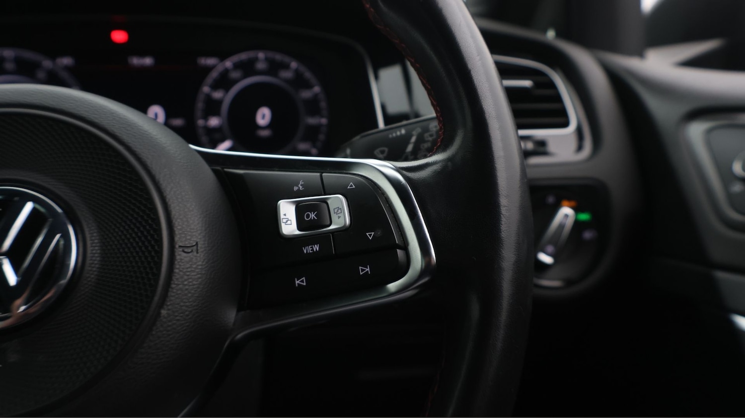 Used Volkswagen Golf 2020 for sale - 77777511: Photo 22