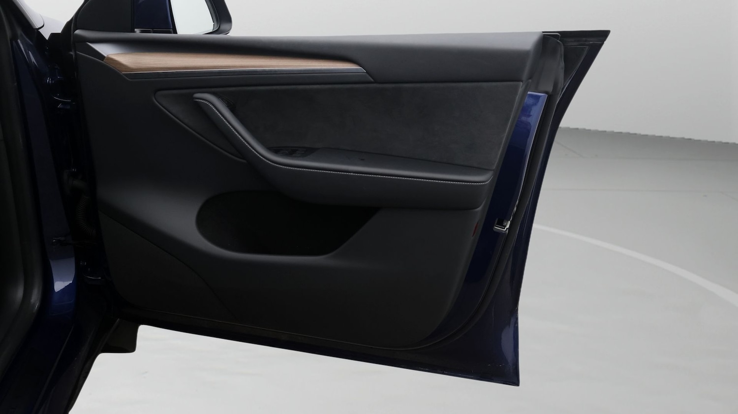 Used Tesla Model Y 2025 for sale - 77326423: Photo 15