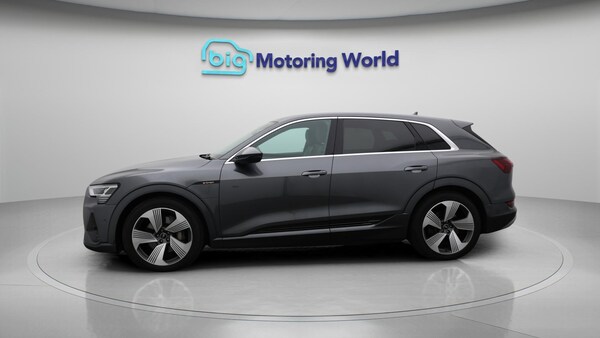 Used Audi e-tron 2022 for sale - 75449779: Photo 5