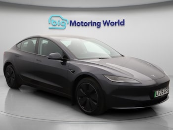 2025 (25) - Saloon 4dr Electric Auto RWD (208 ps)
