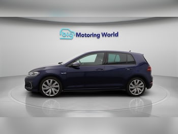 Used Volkswagen Golf 2020 for sale - 76381132: Photo