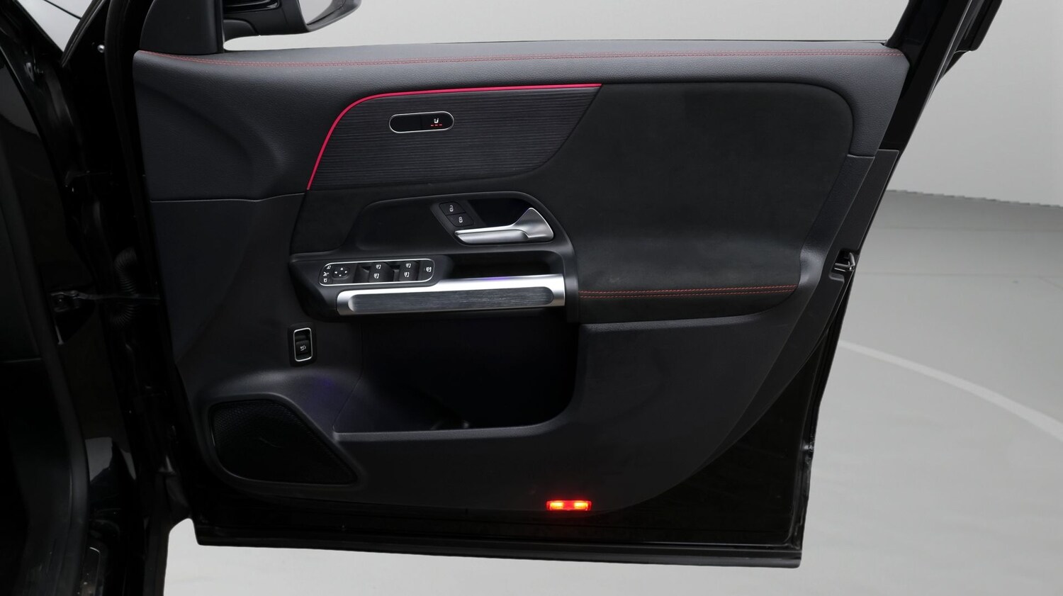 Used Mercedes-Benz EQB 2023 for sale - 77493231: Photo 15