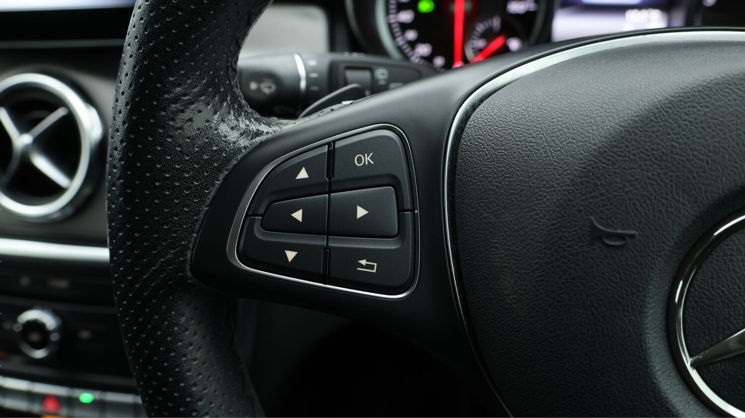 Used Mercedes-Benz GLA 2019 for sale - 77181876: Photo 24