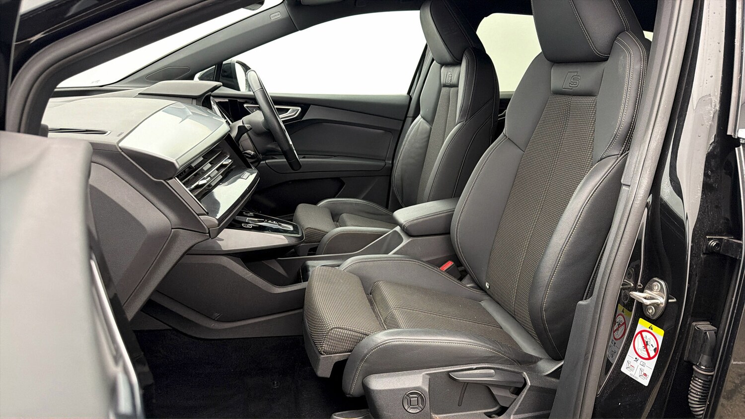 Used Audi Q4 e-tron 2023 for sale - 77962072: Photo 13