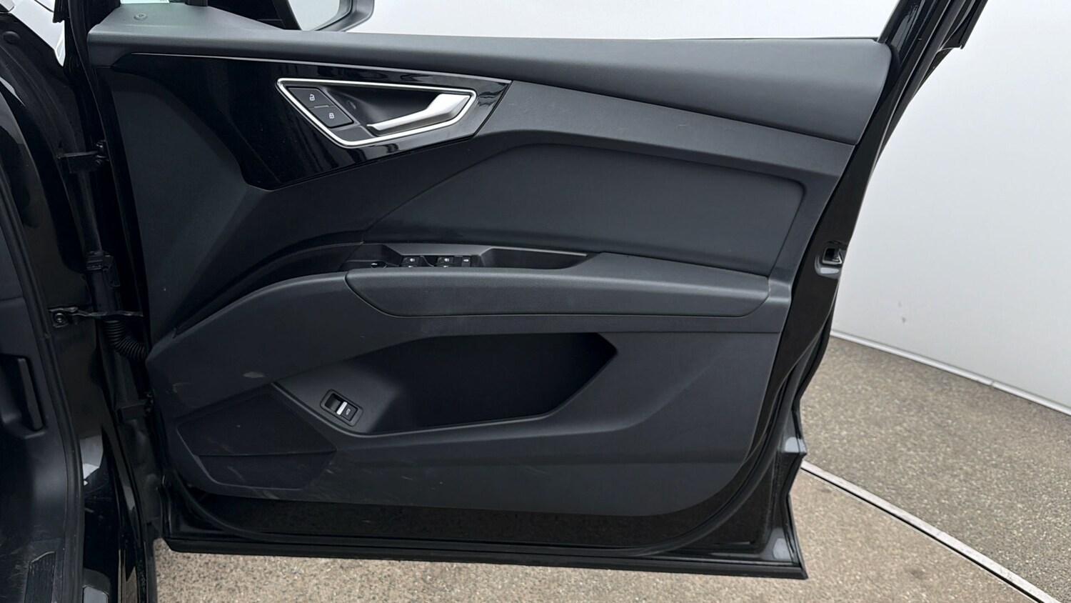 Used Audi Q4 e-tron 2023 for sale - 77962072: Photo 14