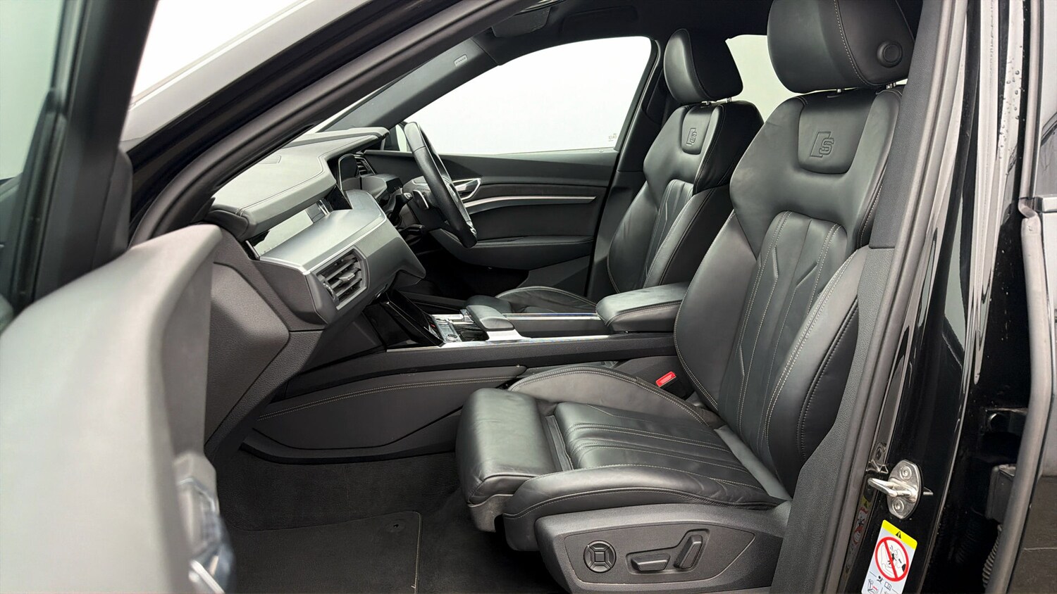 Used Audi e-tron 2022 for sale - 77932843: Photo 13